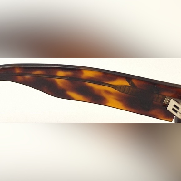 Veer Tortoise Oval Sunglasses Frames Only - Picture 8 of 8